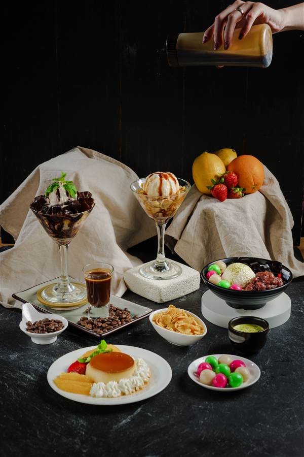 Dessert spread with parfait and sauce being poured, Hotaru Shabu2